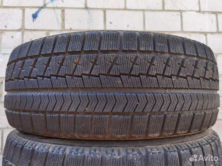 Bridgestone Blizzak VRX 215/55 R17 99H