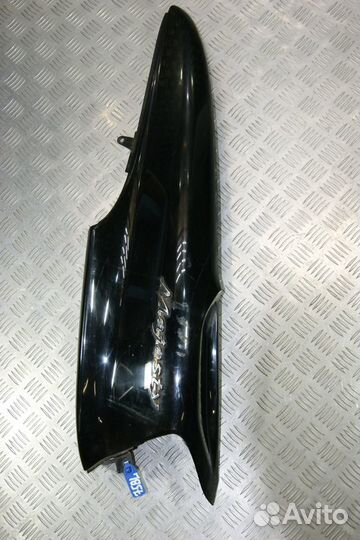 Пластик боковой Yamaha Majesty 250, SG03J, 2006г