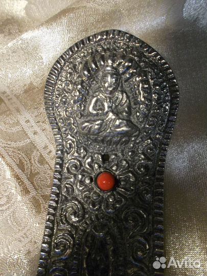 Курильница и Будда