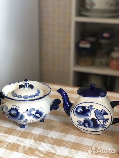 Заварочный чайник и сахарница гжель