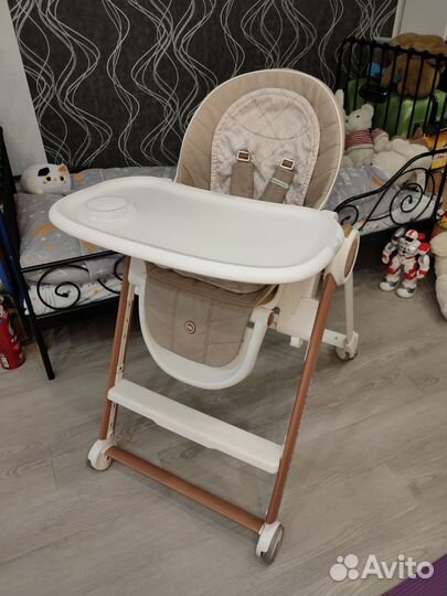 Крутой стульчик для кормления Happy Baby