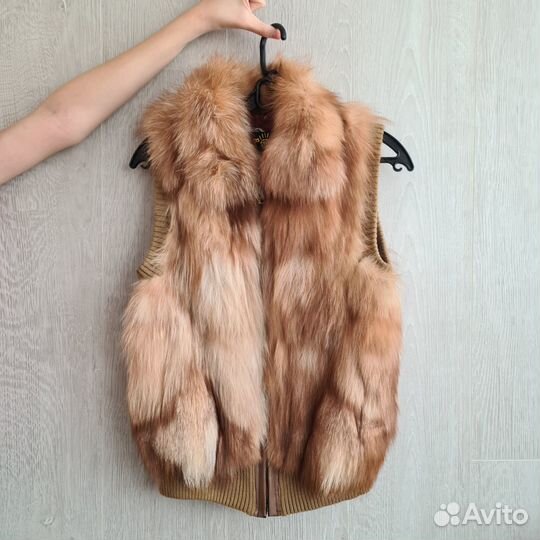 Меховой жилет из лисы 42