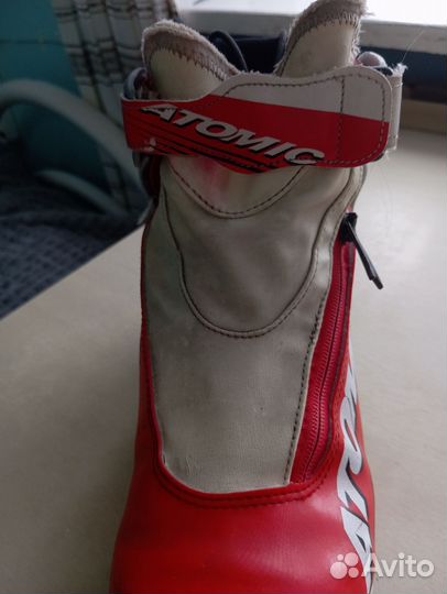 Лыжные ботинки atomic