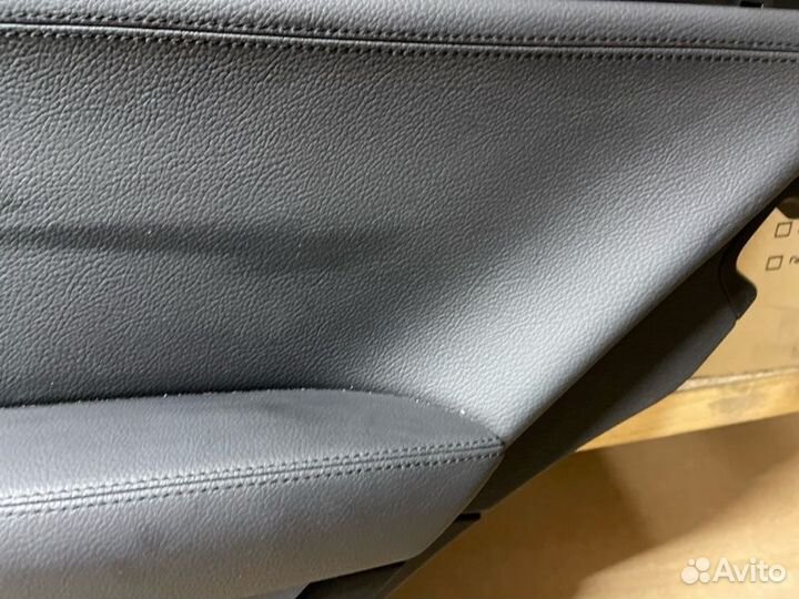 Обшивка боковой двери задняя правая Mercedes-Benz