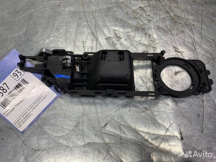 Ручка двери внутренняя левая Volkswagen Touareg