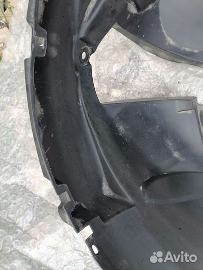 Подкрылок передний левый Renault Duster