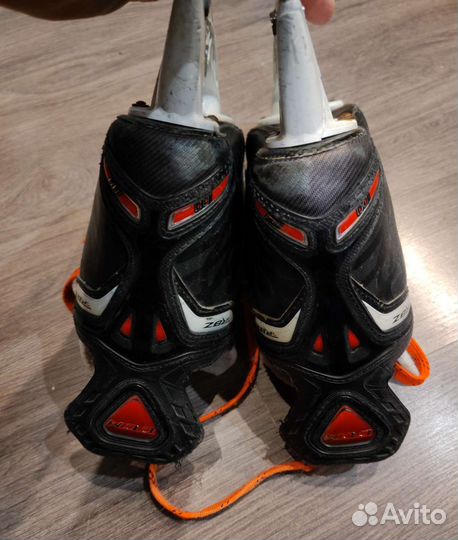 Коньки хоккейные 35 размер