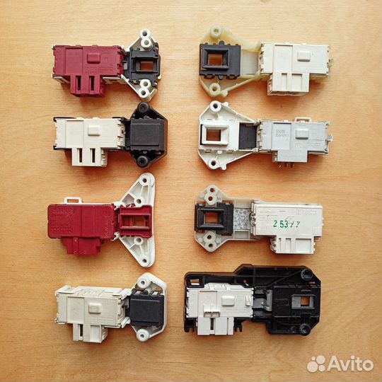 Устройство блокировки люка для стиральных машин