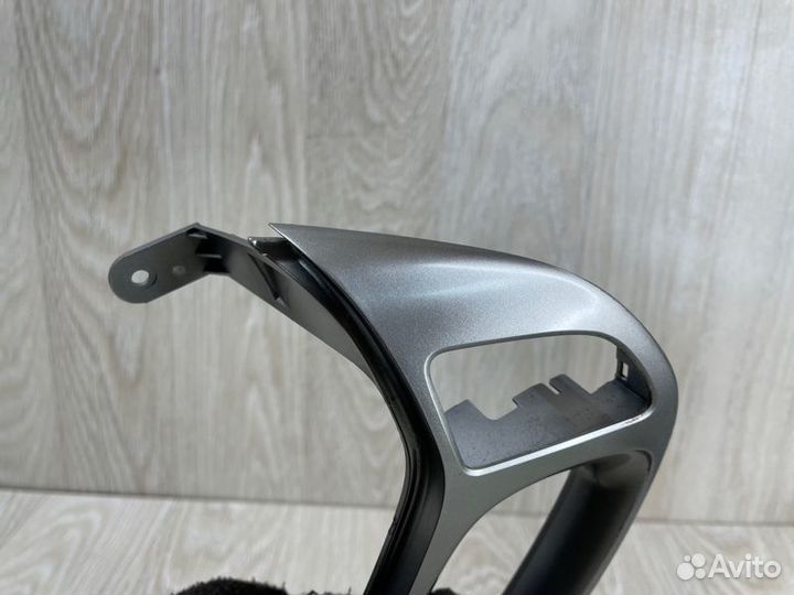 Накладка руля правая Hyundai Ix35