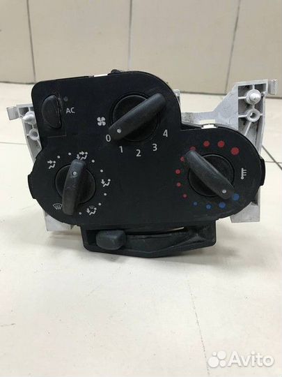 Блок управления отопителем с кондиционером 2004-20