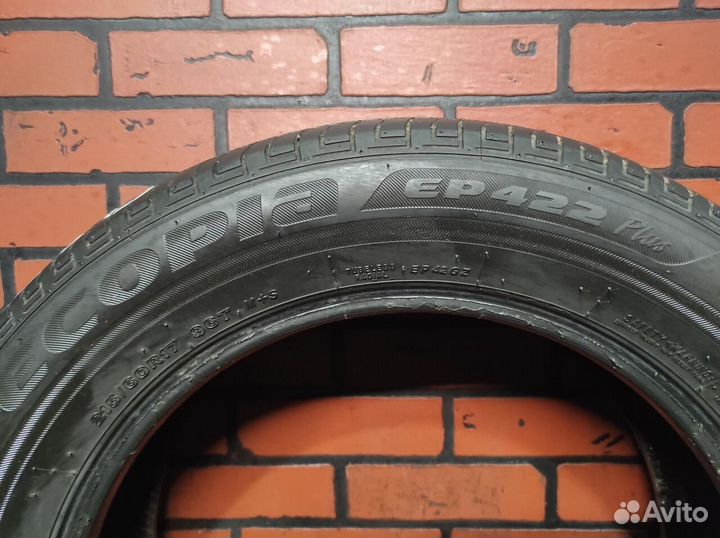 Bridgestone Ecopia EP422 Plus 215/60 R17 96T