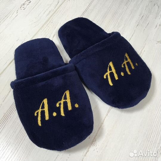 Плюшевые тапочки с именной вышивкой на заказ
