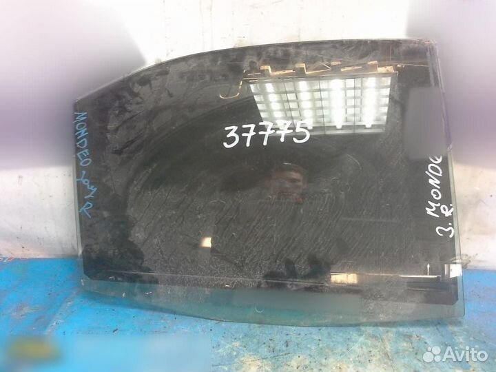 Стекло двери задней правой Ford Mondeo III 2000-20