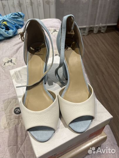 Босоножки женские 38 размер