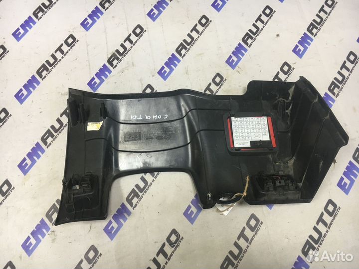 Накладка торпедо правая Хендай Соната