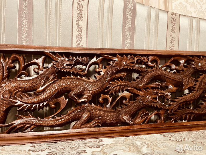 Деревянное резное панно