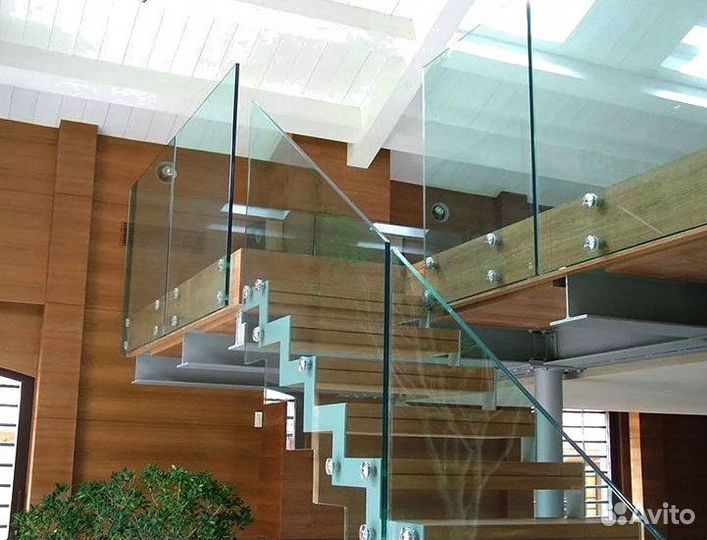 Стеклянные ограждения лестницы от производителя