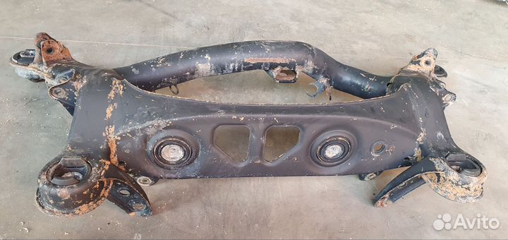 Mercedes w124 e420 e500 подрамник