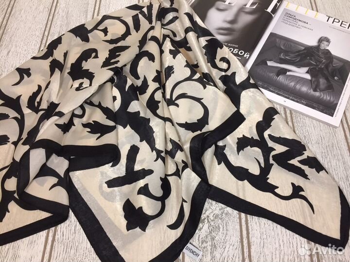 Шелковый платок France. Топленое молоко