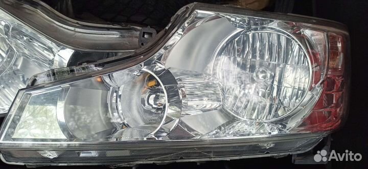 Фара Honda stepwgn