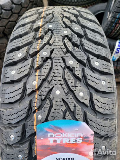 Nokian Tyres Hakkapeliitta 9 SUV 215/65 R16 102T