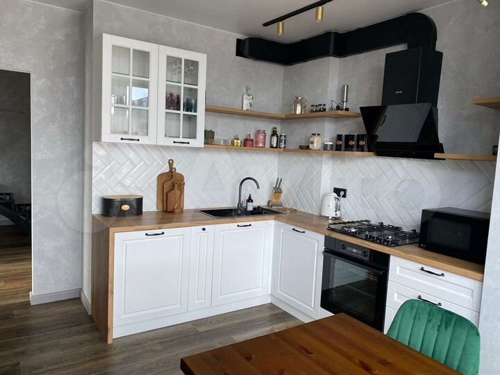 3-к. квартира, 98 м², 10/12 эт.