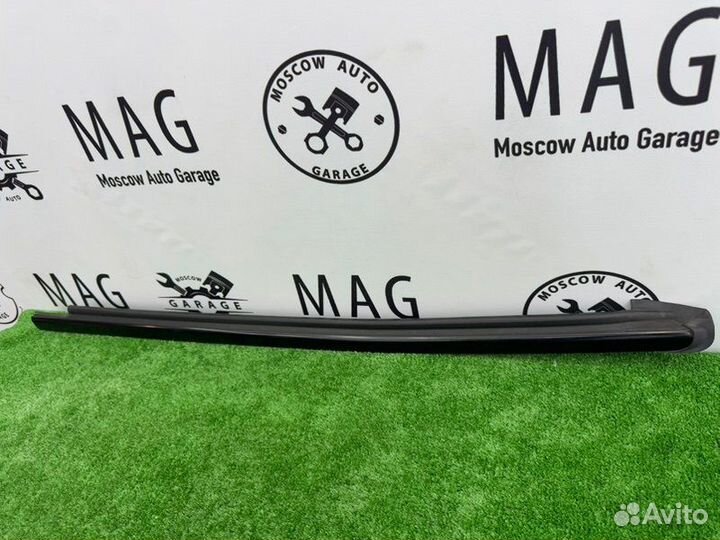 Молдинг стекла задний левый Mercedes-Benz Gls 166