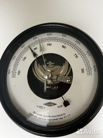 Барометр настенный