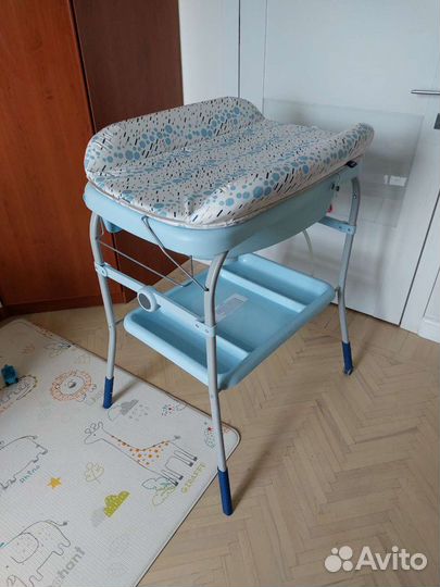 Пеленальный столик с ванночкой chicco