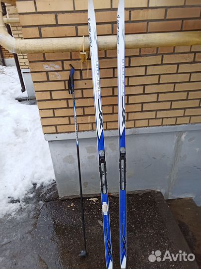 Продам лыжи беговые fischer crown 200