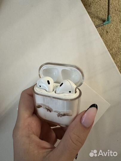 Беспроводные наушники apple airpods