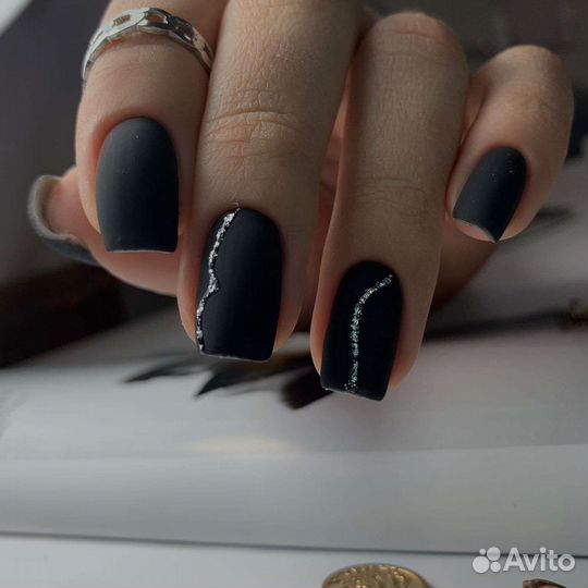 Маникюр педикюр