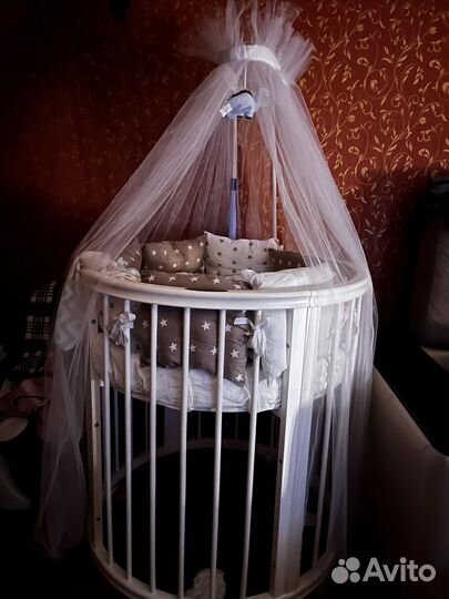 Продам детскую кровать круглую с матрасом