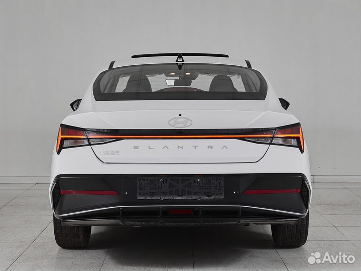 Hyundai Elantra 1.5 CVT, 2023, 60 км