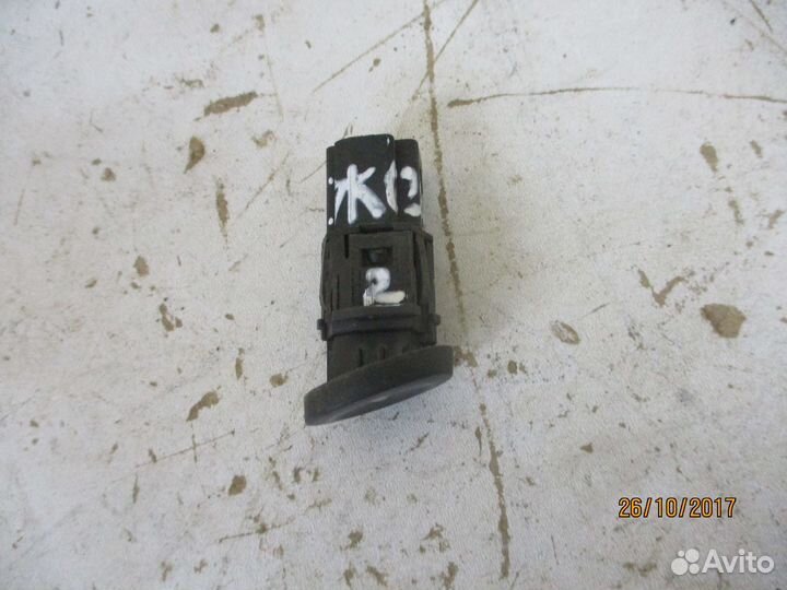 Кнопка открывания багажника Форд Фьюжн 2008