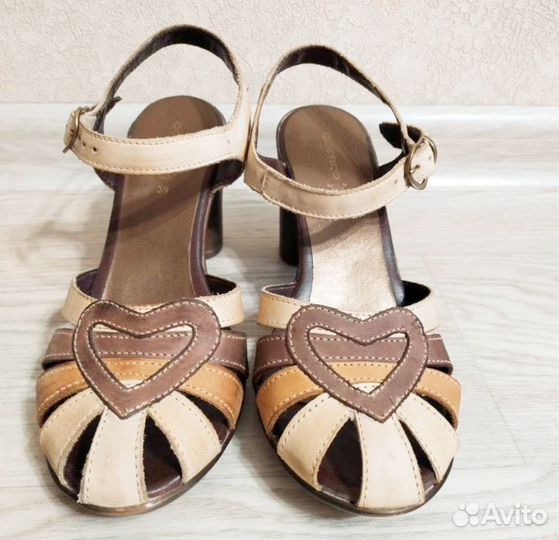 Босоножки натуральная кожа 38
