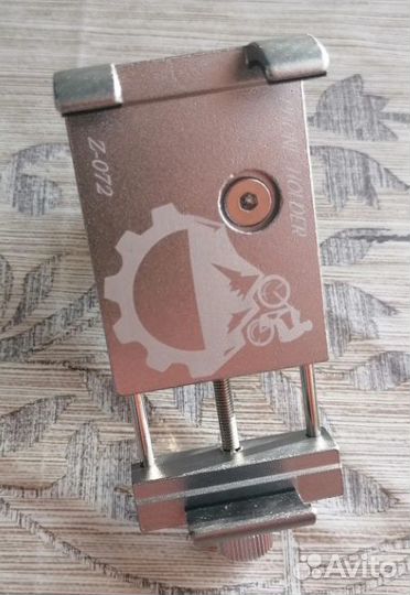 Крепление для телефона на руль