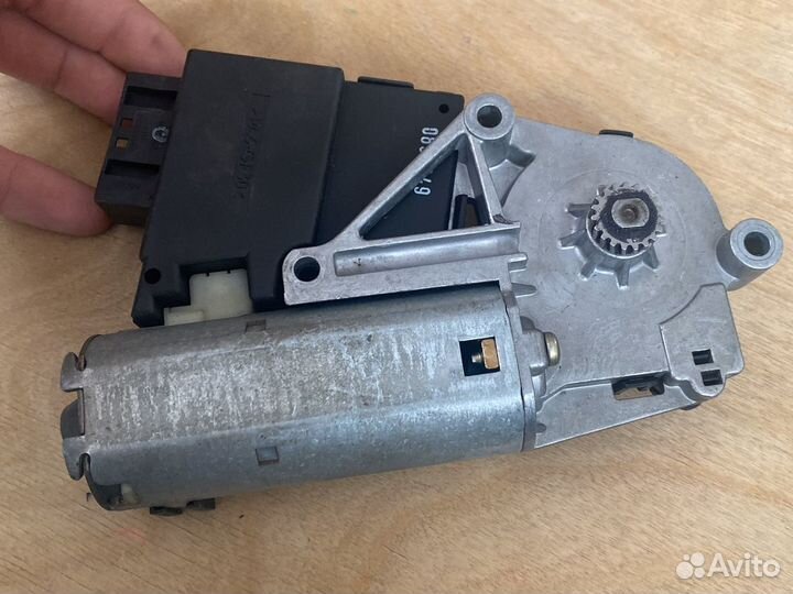 Моторчик люка BMW X5 E53