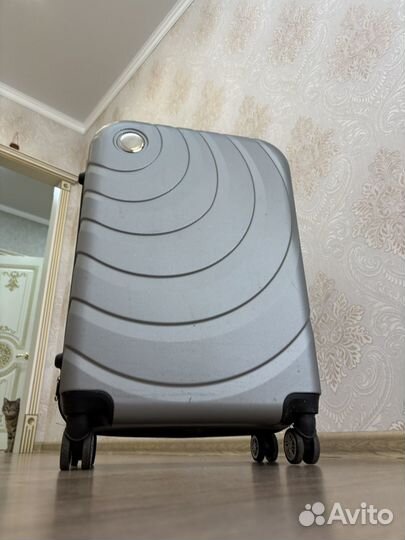 Чемодан на колесах Wogard