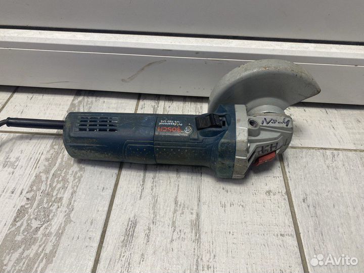 Углошлифовальная машина Bosch GWS 700