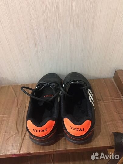 Футбольные бутсы