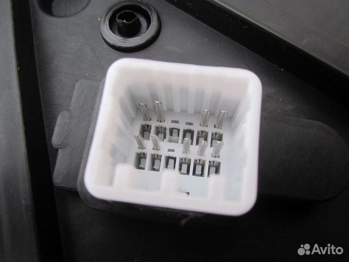 Зеркало правое Аналог 9 конт Kia Sportage 2010-15