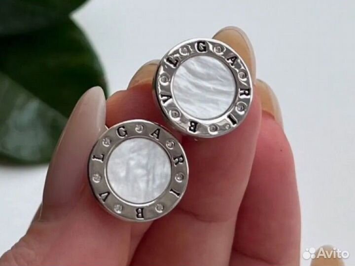 Серьги круглые Bvlgari с перламутром