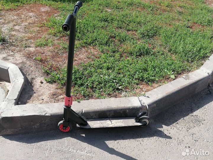 Трюковой самокат