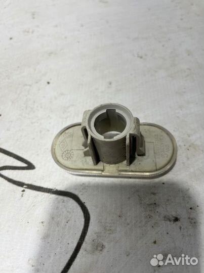 Повторитель поворота в крыло Renault Symbol