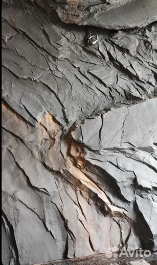 Имитация скалы в интерьере