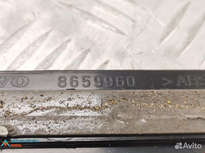 Накладка декоративная Volvo S60 2 рест. 2015