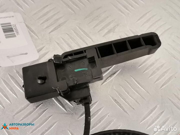 Ручка открывания капота Chevrolet Volt 2012