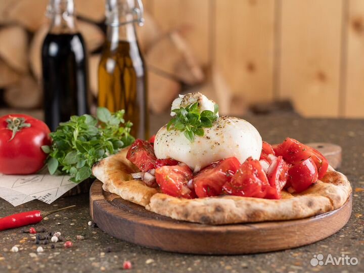 Повар-пиццамейкер в ресторан