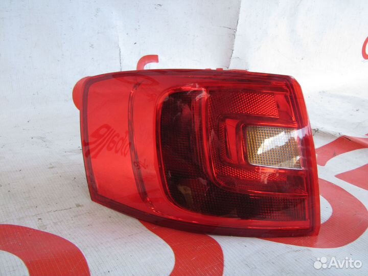 Volkswagen Jetta 6 Фонарь левый